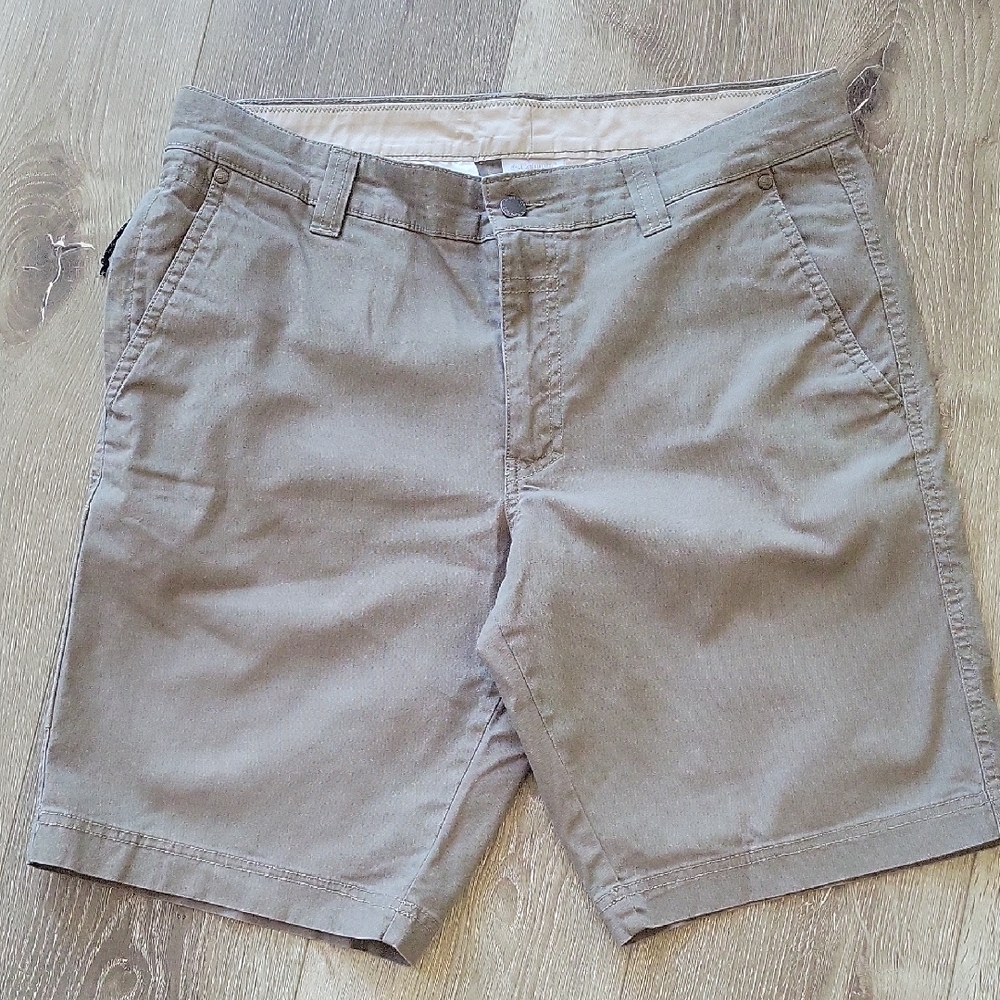 Columbia Khaki Shorts